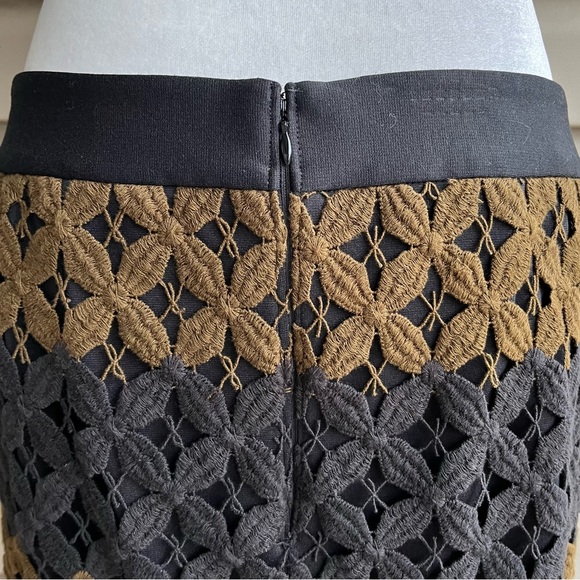 •LOFT• Crochet Lace Pencil Skirt In Black and Golden Brown - Size 12 - Picture 7 of 10